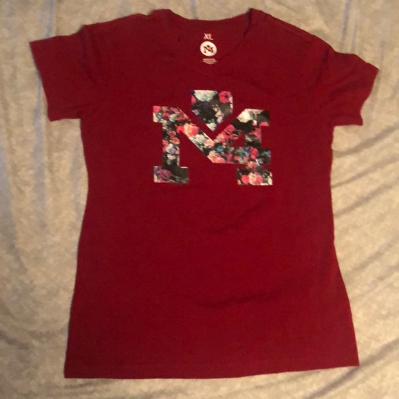 M4 by Yadi Red/ Maroon Floral logo top - Picture 3 of 7